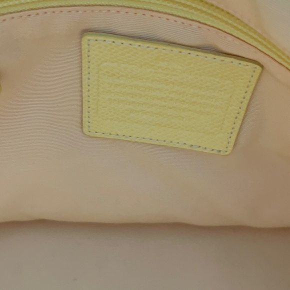 Coach Large tote soft yellow, BONUS added key chain and purse organizer - Picture 6 of 10